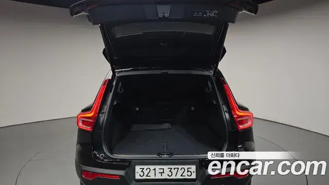 Volvo XC40 2020 — Фото 20/20