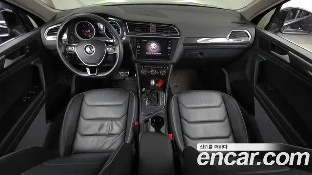 Volkswagen Tiguan 2020 — ფოტო 30/34