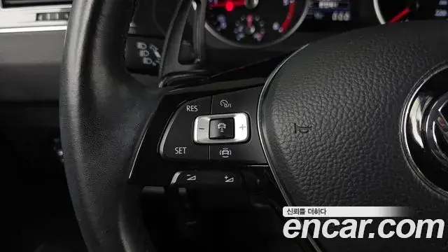 Volkswagen Tiguan 2020 — ფოტო 23/34