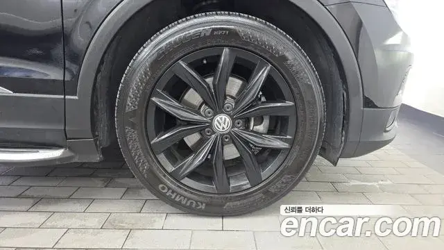 Volkswagen Tiguan 2020 — ფოტო 5/34