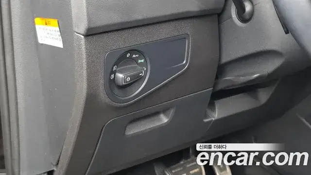 Volkswagen Tiguan 2020 — ფოტო 17/34