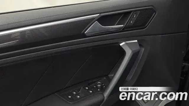 Volkswagen Tiguan 2020 — ფოტო 18/34