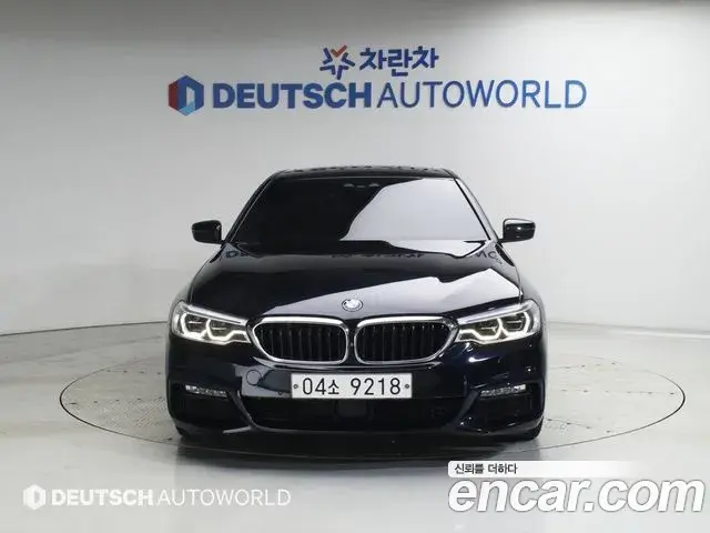 BMW 5 Series 2018 — ფოტო 13/20