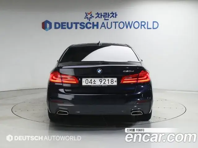 BMW 5 Series 2018 — ფოტო 17/20