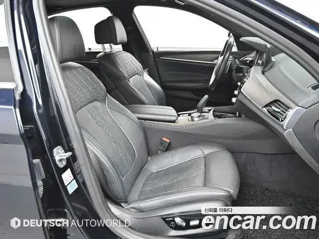 BMW 5 Series 2018 — ფოტო 12/20