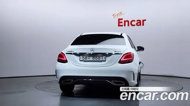 Mercedes-Benz C-Class 2019 — Şəkil 1/32