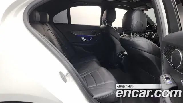 Mercedes-Benz C-Class 2019 — Şəkil 20/32