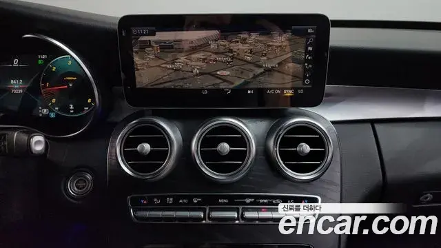 Mercedes-Benz C-Class 2019 — Şəkil 31/32
