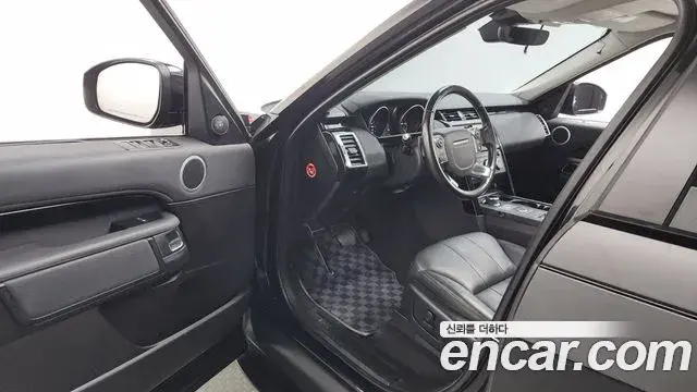 Land Rover Discovery 5 2018 — ფოტო 3/20