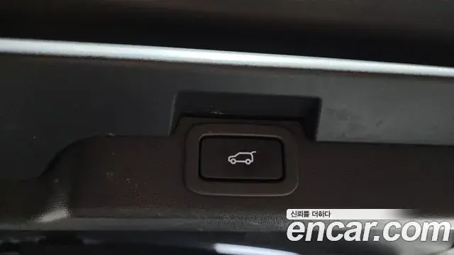Land Rover Discovery 5 2018 — ფოტო 9/20