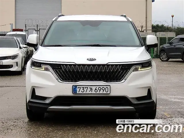 Kia Carnival 2021 — Photo 1/20