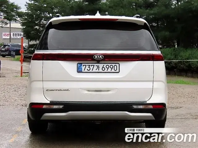 Kia Carnival 2021 — Photo 5/20
