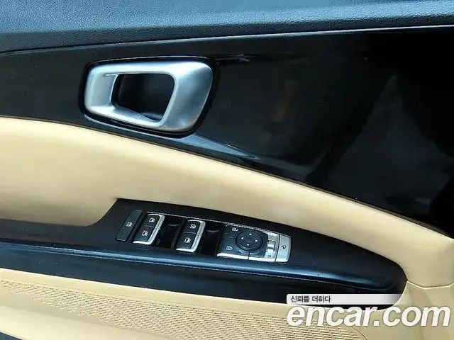 Kia Carnival 2021 — Photo 19/20