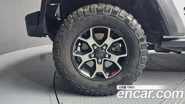 Jeep Wrangler 2019 — Şəkil 27/32