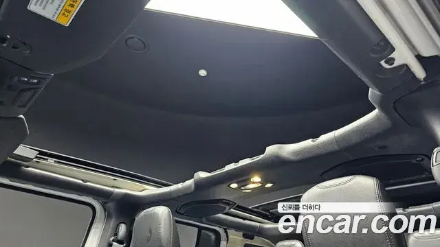 Jeep Wrangler 2019 — Şəkil 23/32
