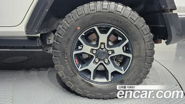 Jeep Wrangler 2019 — Şəkil 22/32