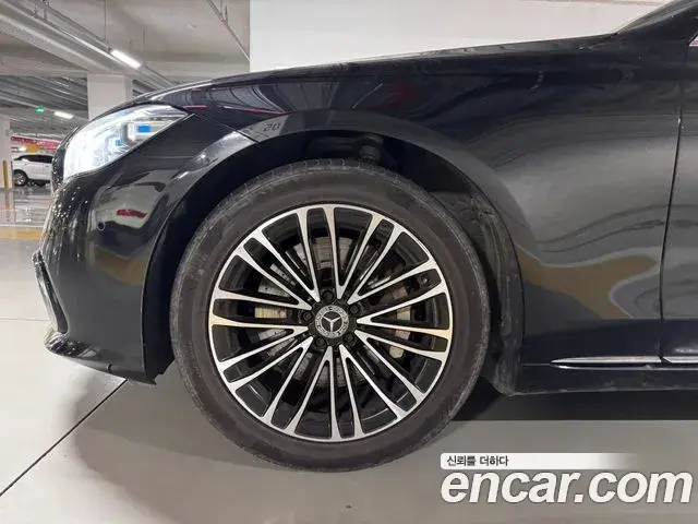 Mercedes-Benz S-Class 2022 — Photo 5/18
