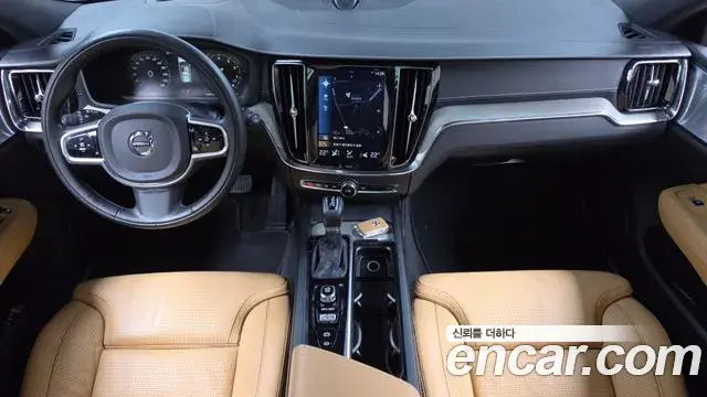 Volvo V60 Cross Country 2019 — Photo 13/20