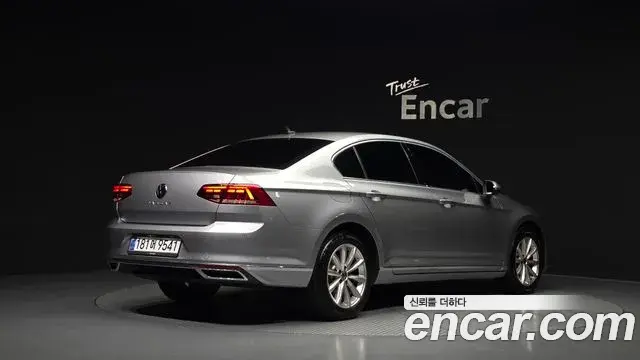Volkswagen Passat GT 2021 — Şəkil 19/20
