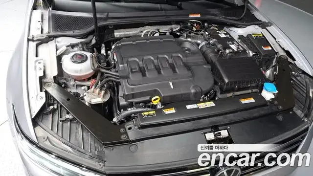 Volkswagen Passat GT 2021 — Şəkil 14/20