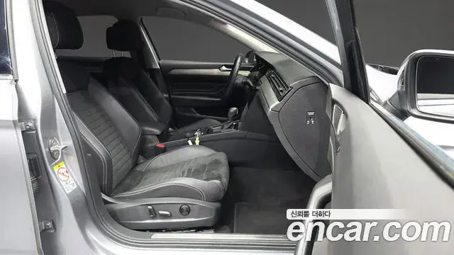 Volkswagen Passat GT 2021 — Şəkil 15/20