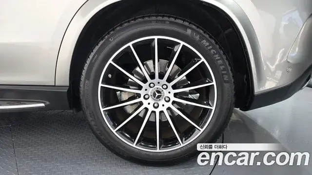 Mercedes-Benz GLE-Class 2022 — Şəkil 3/35