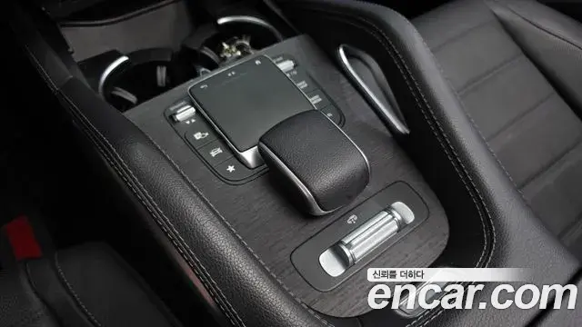 Mercedes-Benz GLE-Class 2022 — Şəkil 24/35