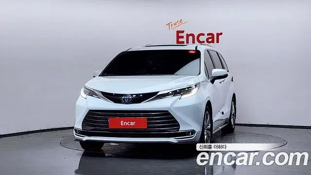 Toyota Sienna 2022 — Şəkil 30/37