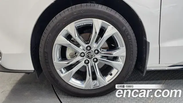 Toyota Sienna 2022 — Şəkil 6/37