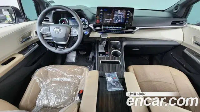 Toyota Sienna 2022 — Şəkil 11/37