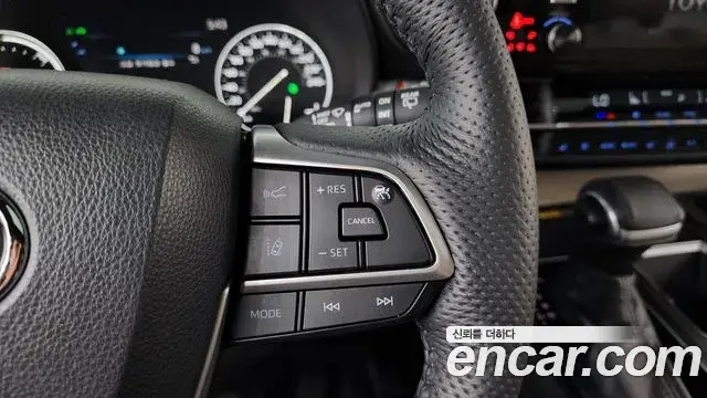 Toyota Sienna 2022 — Şəkil 16/37