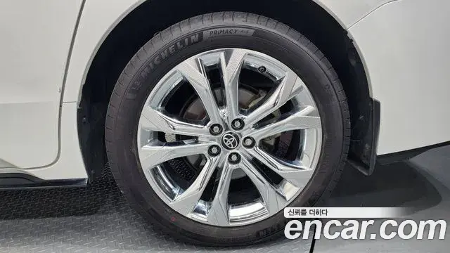 Toyota Sienna 2022 — Şəkil 9/37