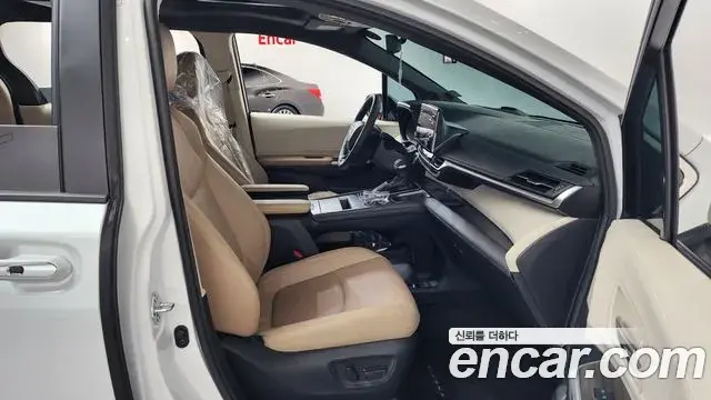 Toyota Sienna 2022 — Şəkil 27/37