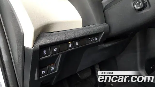 Toyota Sienna 2022 — Şəkil 19/37