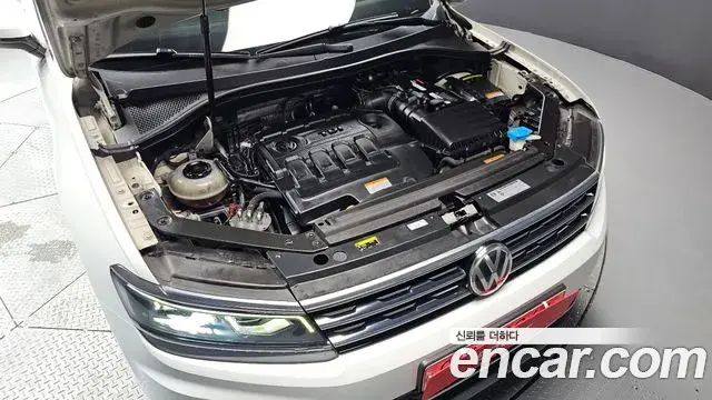 Volkswagen Tiguan 2018 — Фото 5/20