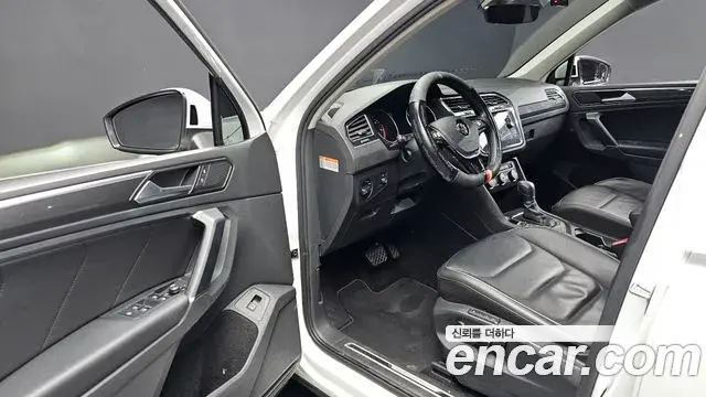 Volkswagen Tiguan 2018 — Фото 8/20