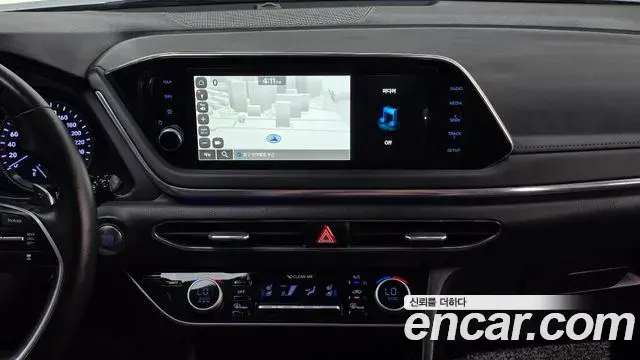 Hyundai Sonata 2022 — Фото 19/20