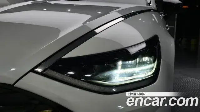 Hyundai Sonata Hybrid 2022 — Şəkil 29/30