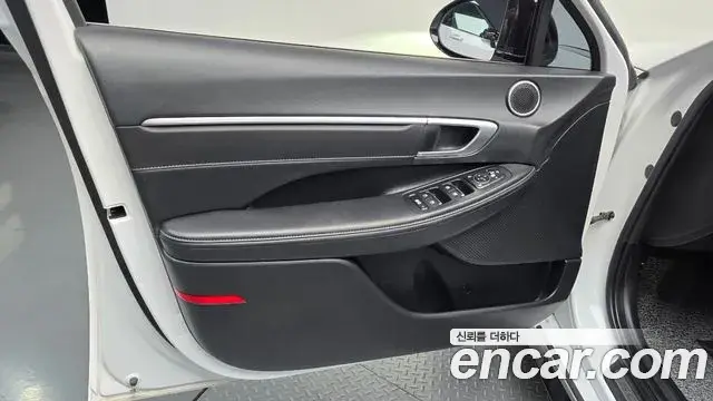 Hyundai Sonata Hybrid 2022 — Şəkil 16/30