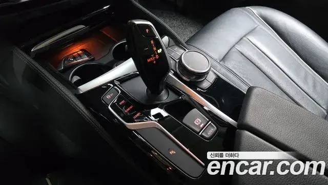BMW 5 Series 2018 — Фото 9/20