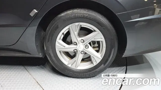 Hyundai Sonata Hybrid 2019 — Photo 5/30