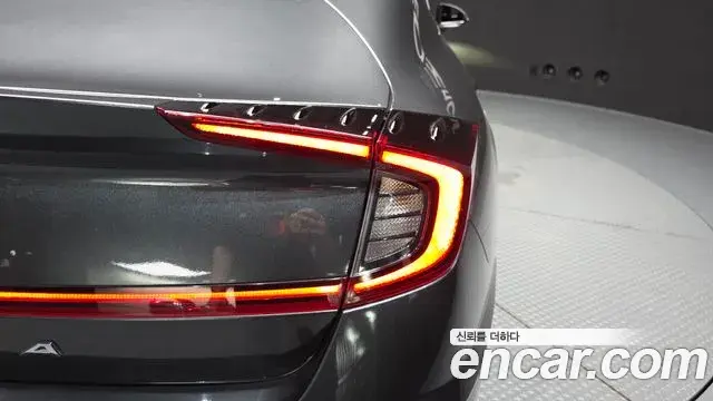 Hyundai Sonata Hybrid 2019 — Photo 3/30