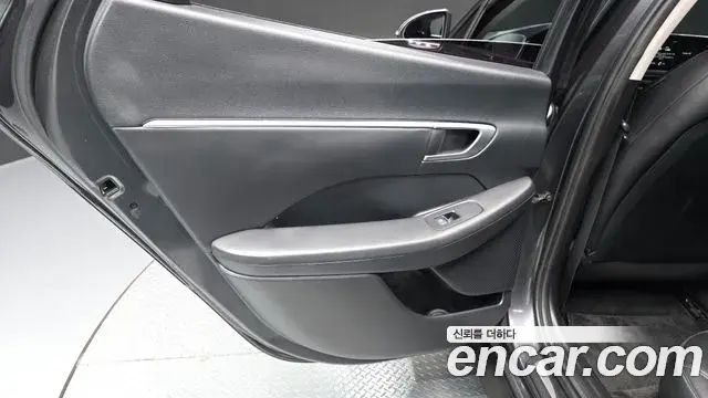 Hyundai Sonata Hybrid 2019 — Photo 20/30