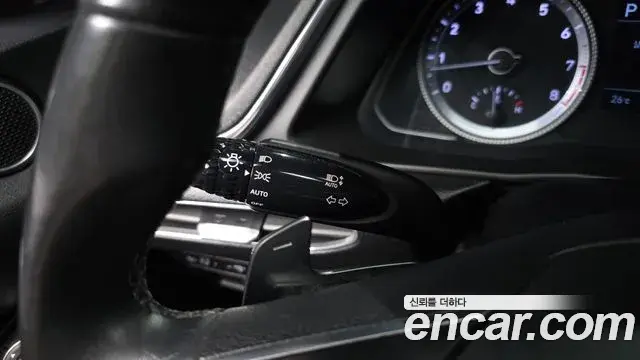 Hyundai Sonata Hybrid 2019 — Photo 28/30
