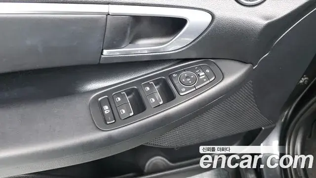 Hyundai Sonata Hybrid 2019 — Photo 11/30