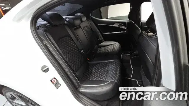 Genesis G70 2019 — Photo 16/20
