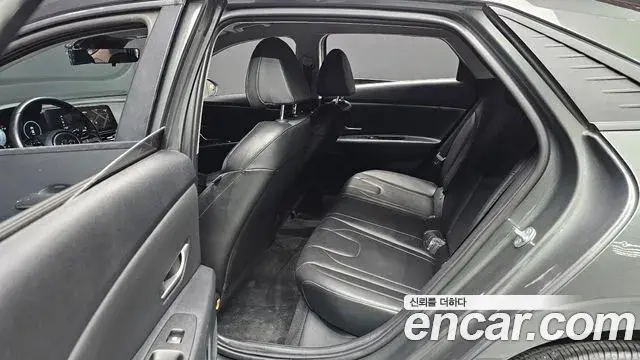 Hyundai The New Avante Hybrid 2022 — Photo 3/30
