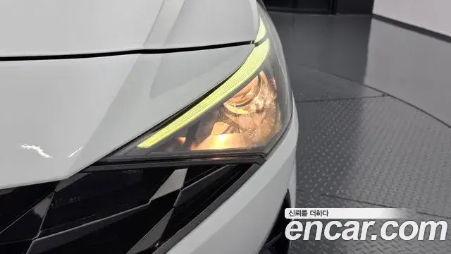 Hyundai The New Avante Hybrid 2020 — Photo 8/30