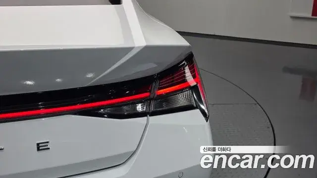 Hyundai The New Avante Hybrid 2020 — Photo 16/30