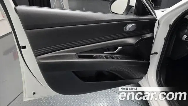 Hyundai The New Avante Hybrid 2020 — Photo 20/30